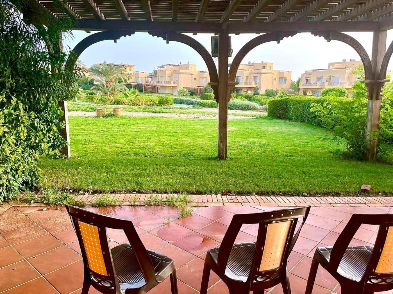 A Sea View Spacious Cheering 5 Bedroom Villa Ain Sokhna "Ain Bay" فيلا كاملة للإيجار قرية العين باي Айн-Сохна Экстерьер фото